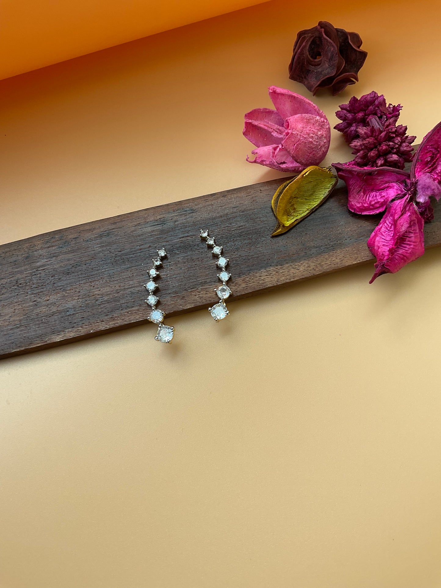 Sleek earcuffs
