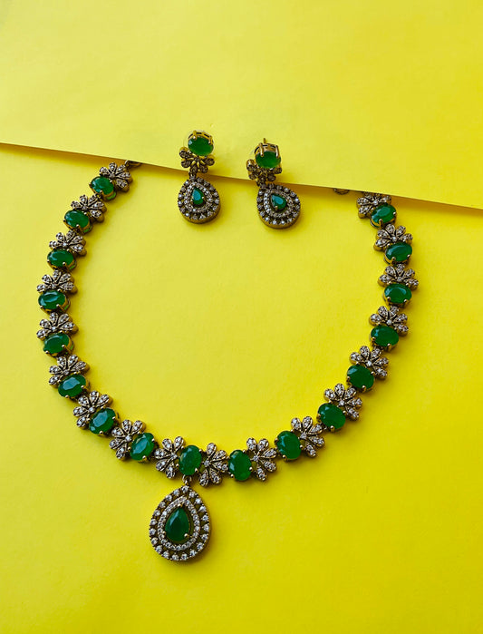 Emerald Green Floral Necklace