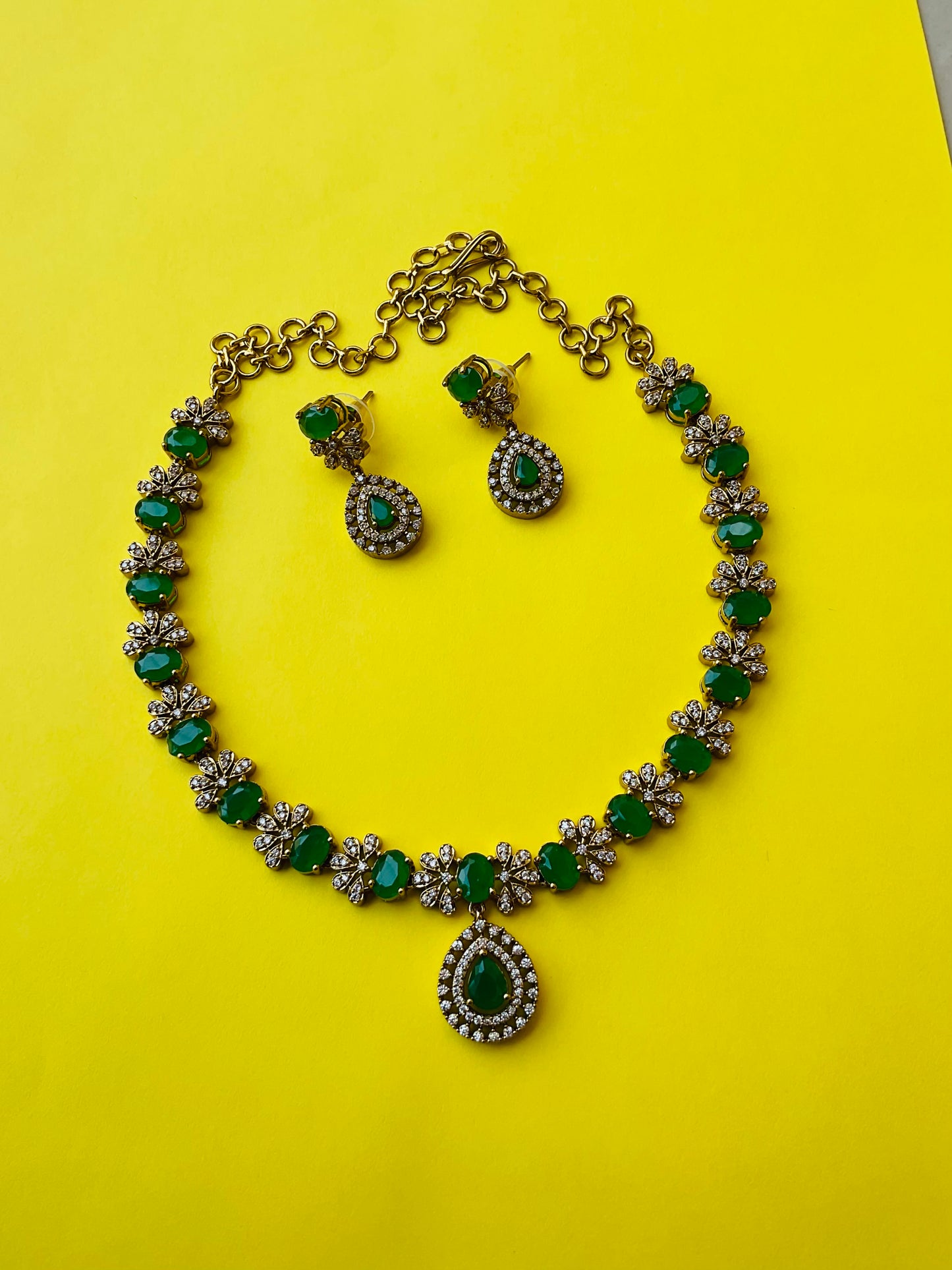 Emerald Green Floral Necklace