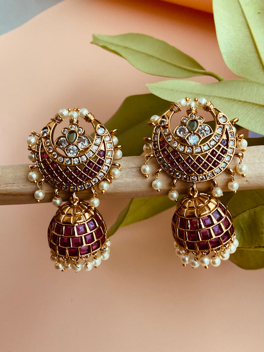 Kemp chaandbali butta earrings