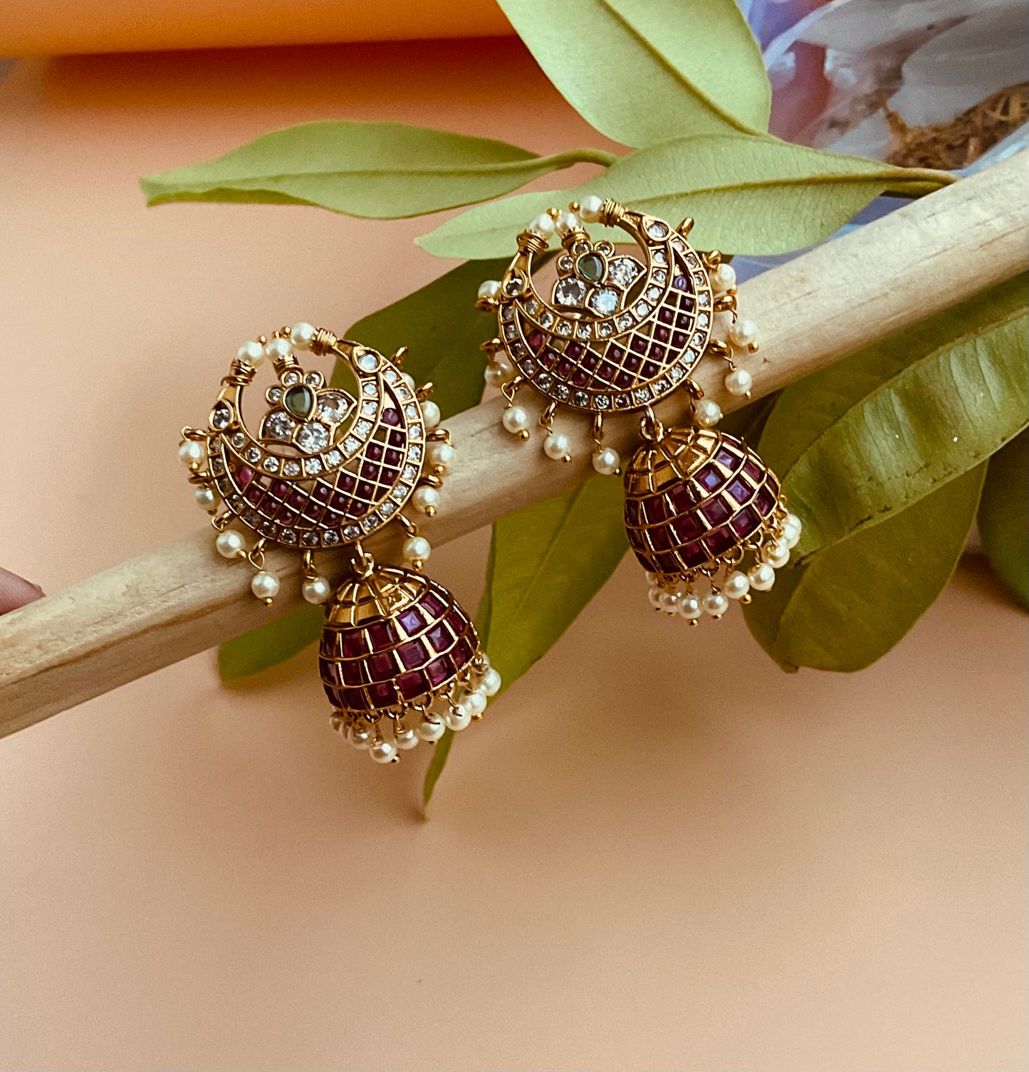Kemp chaandbali butta earrings