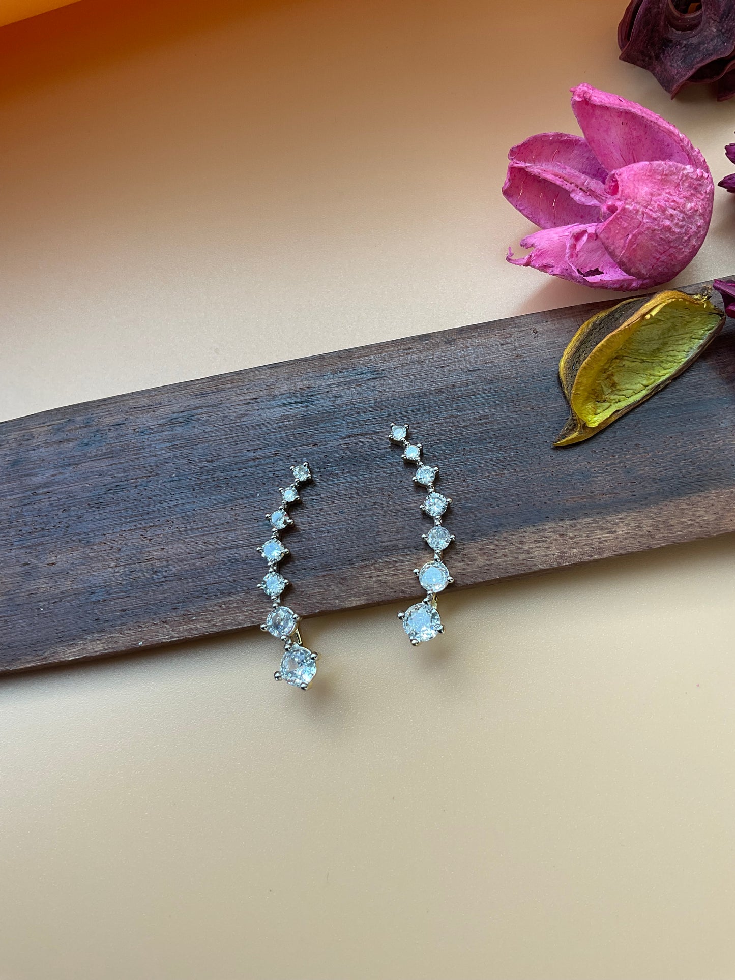 Sleek earcuffs