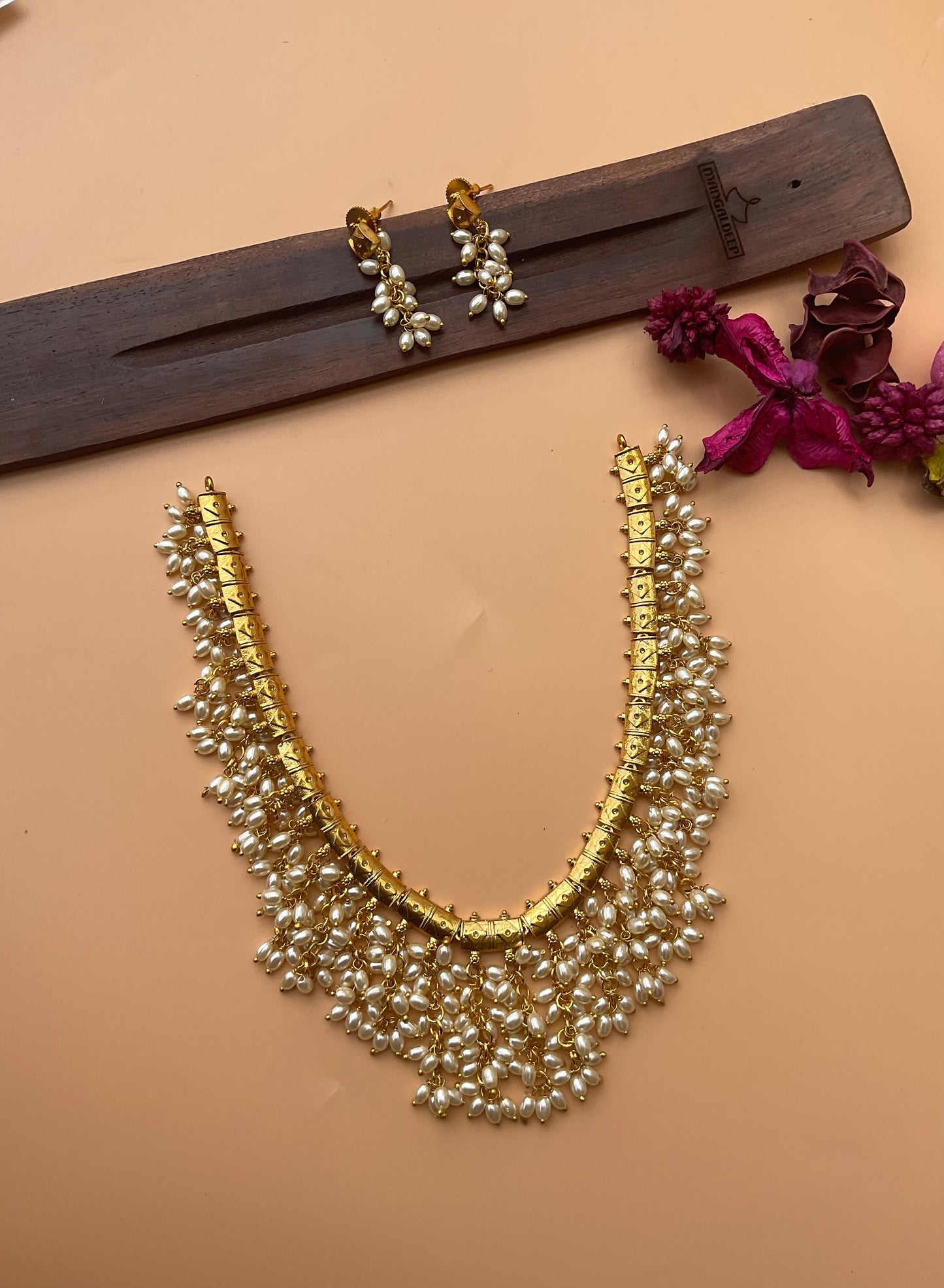 Rice pearls layered necklace