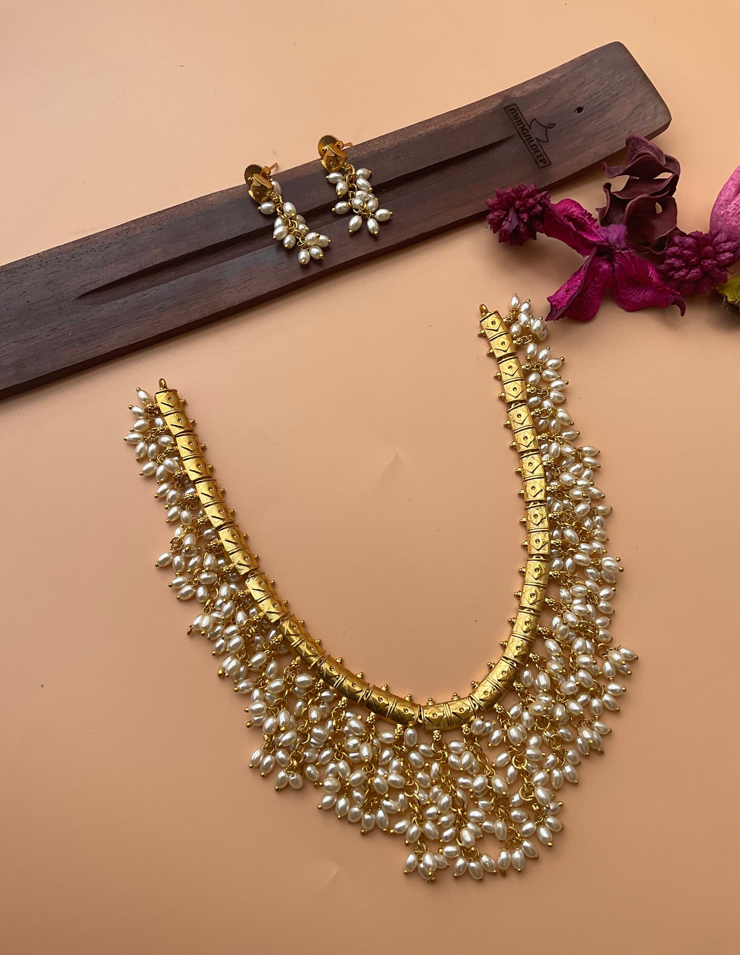 Rice pearls layered necklace