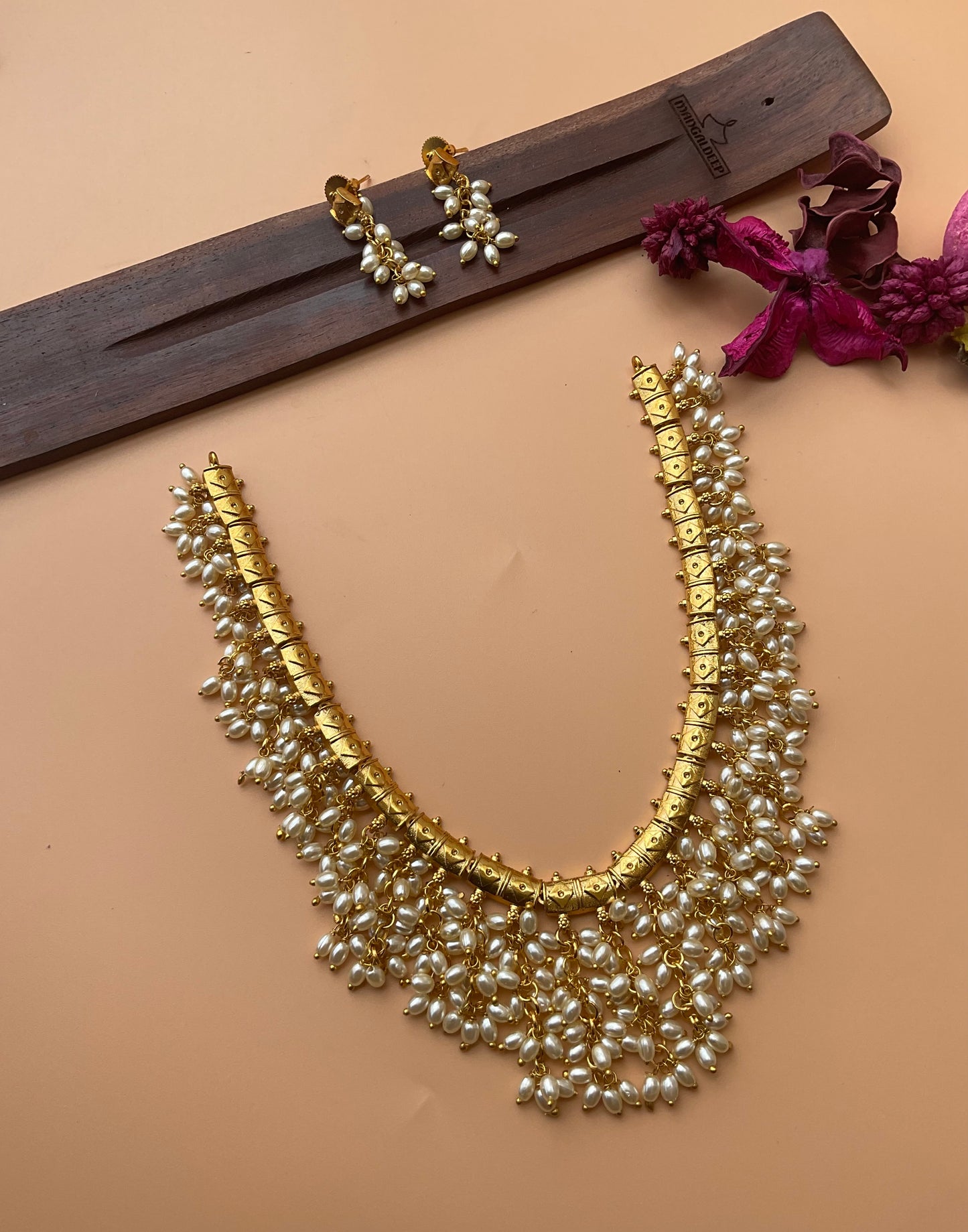Rice pearls layered necklace