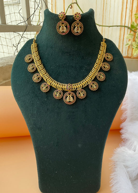 Jelebi Kemp Stone Bottu Mala Necklace